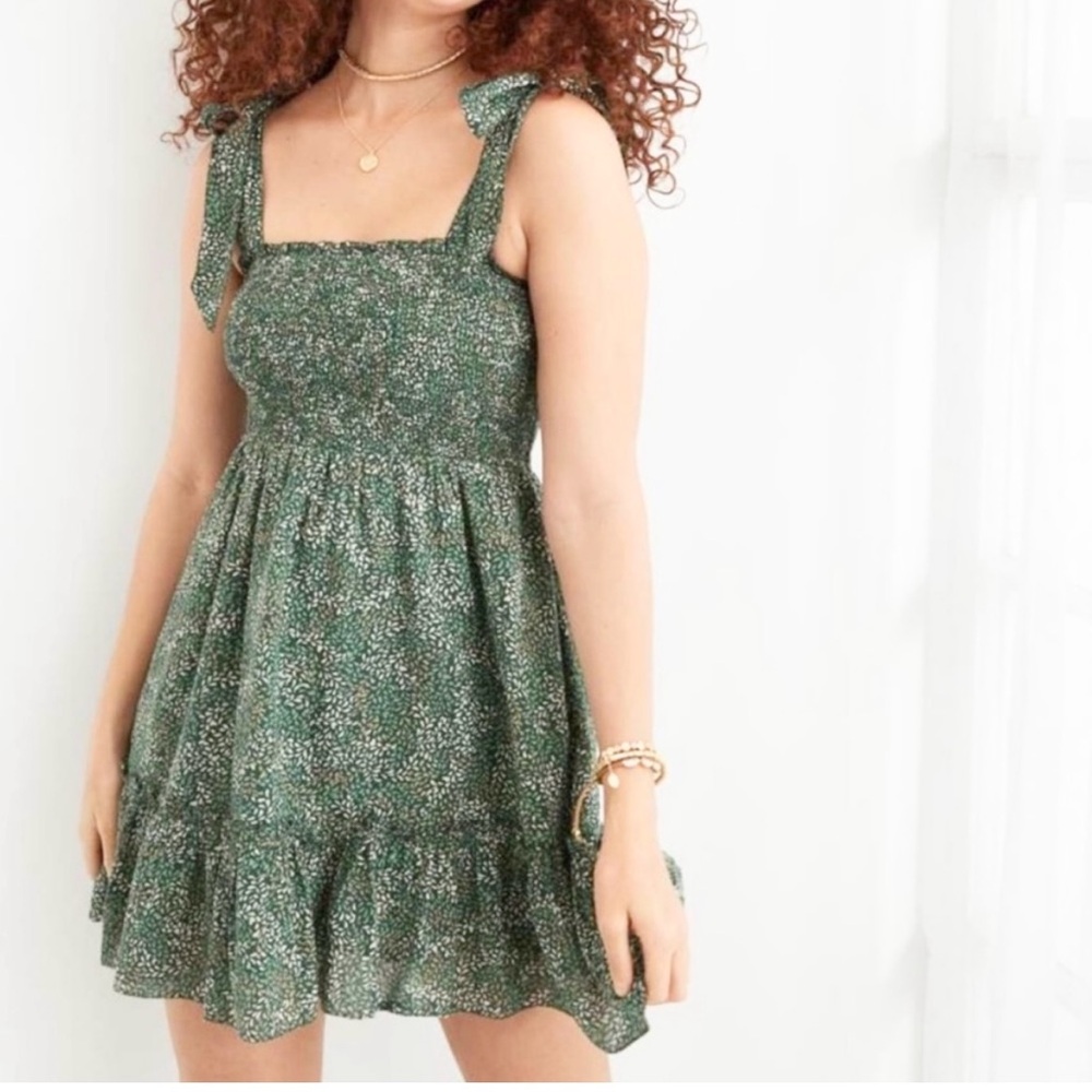 Sz L women Arie dress green  Floral Print Shirred Tie Shoulder Frill Trim Cami